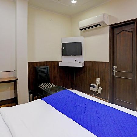 Hotel Grand Tushar - Ghaziabad Railway Station Buitenkant foto