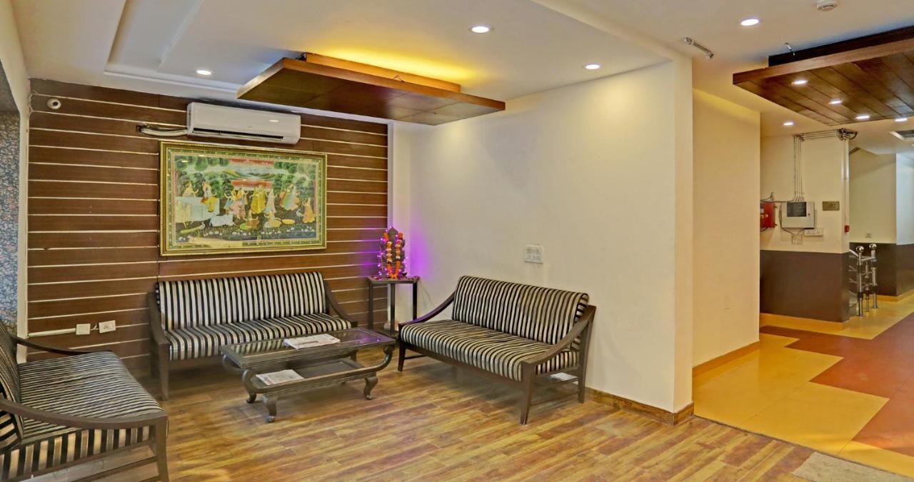 Hotel Grand Tushar - Ghaziabad Railway Station Buitenkant foto