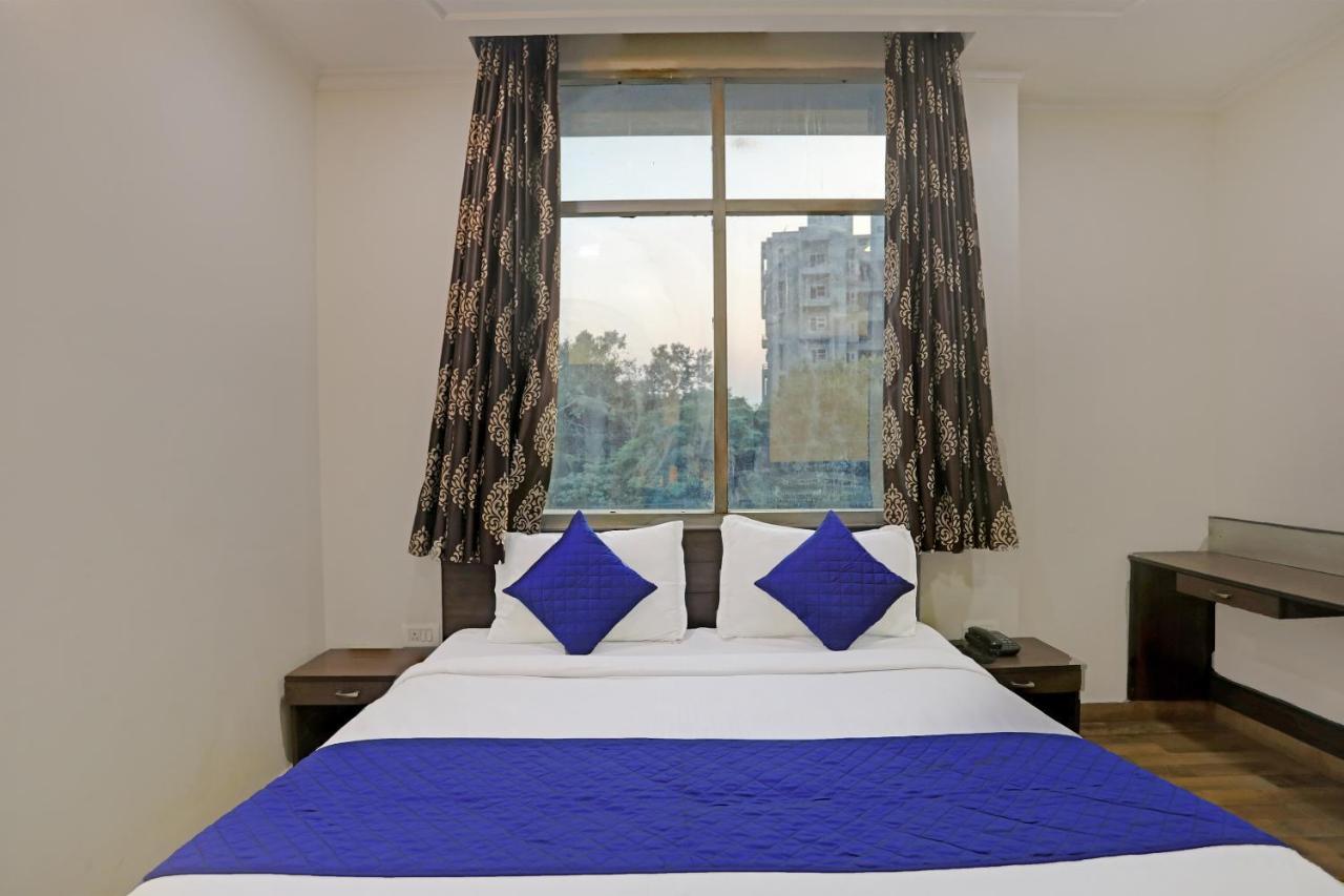 Hotel Grand Tushar - Ghaziabad Railway Station Buitenkant foto
