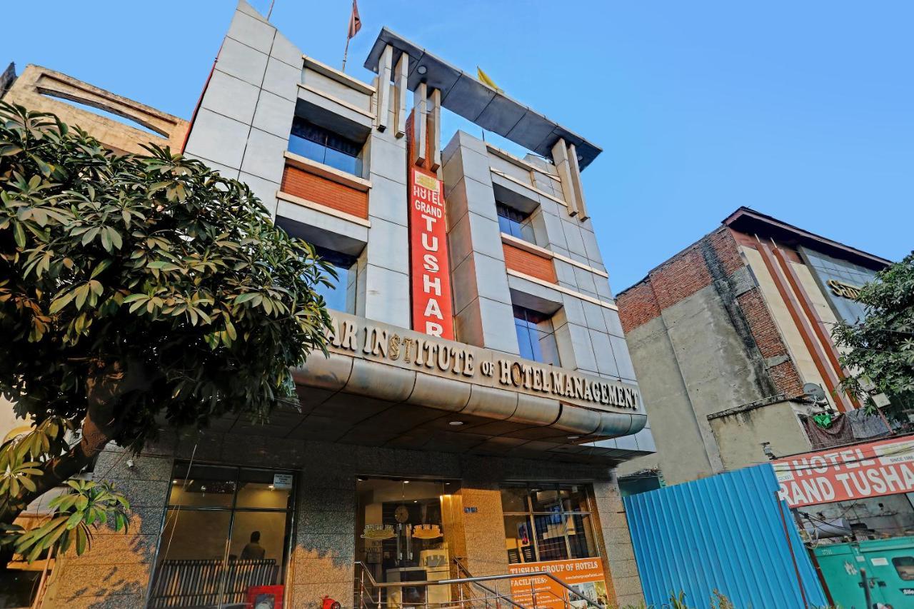 Hotel Grand Tushar - Ghaziabad Railway Station Buitenkant foto