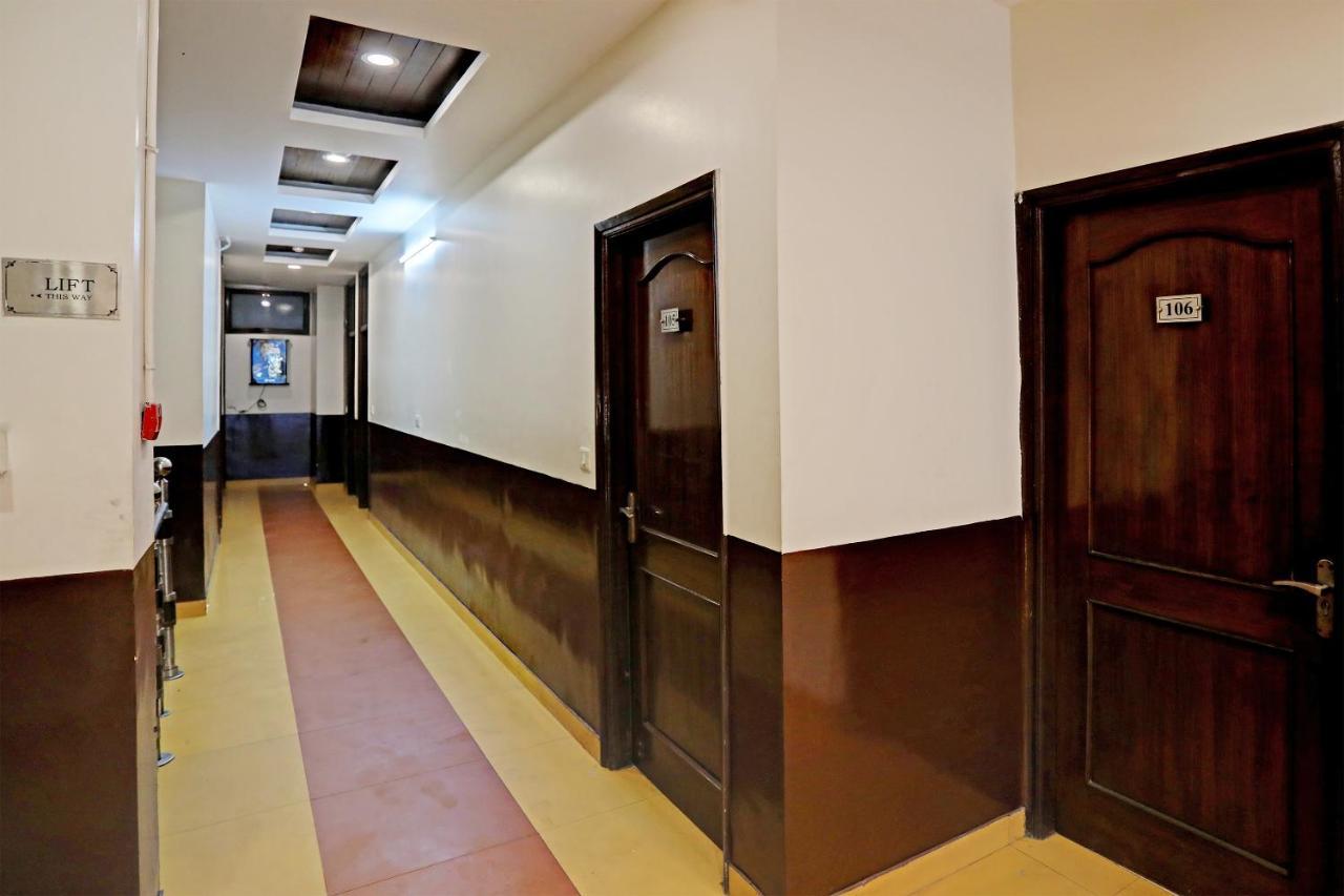 Hotel Grand Tushar - Ghaziabad Railway Station Buitenkant foto