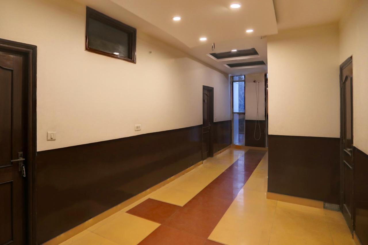 Hotel Grand Tushar - Ghaziabad Railway Station Buitenkant foto