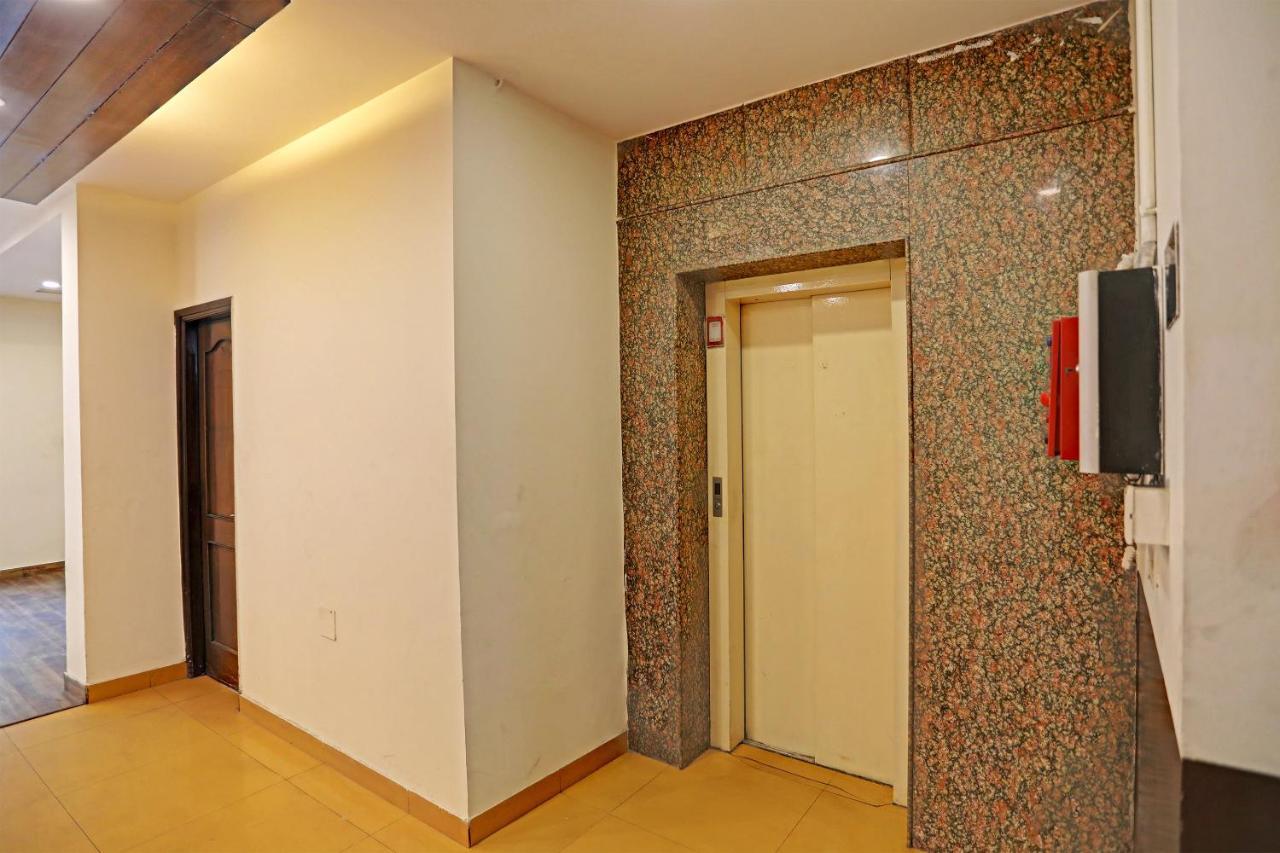 Hotel Grand Tushar - Ghaziabad Railway Station Buitenkant foto